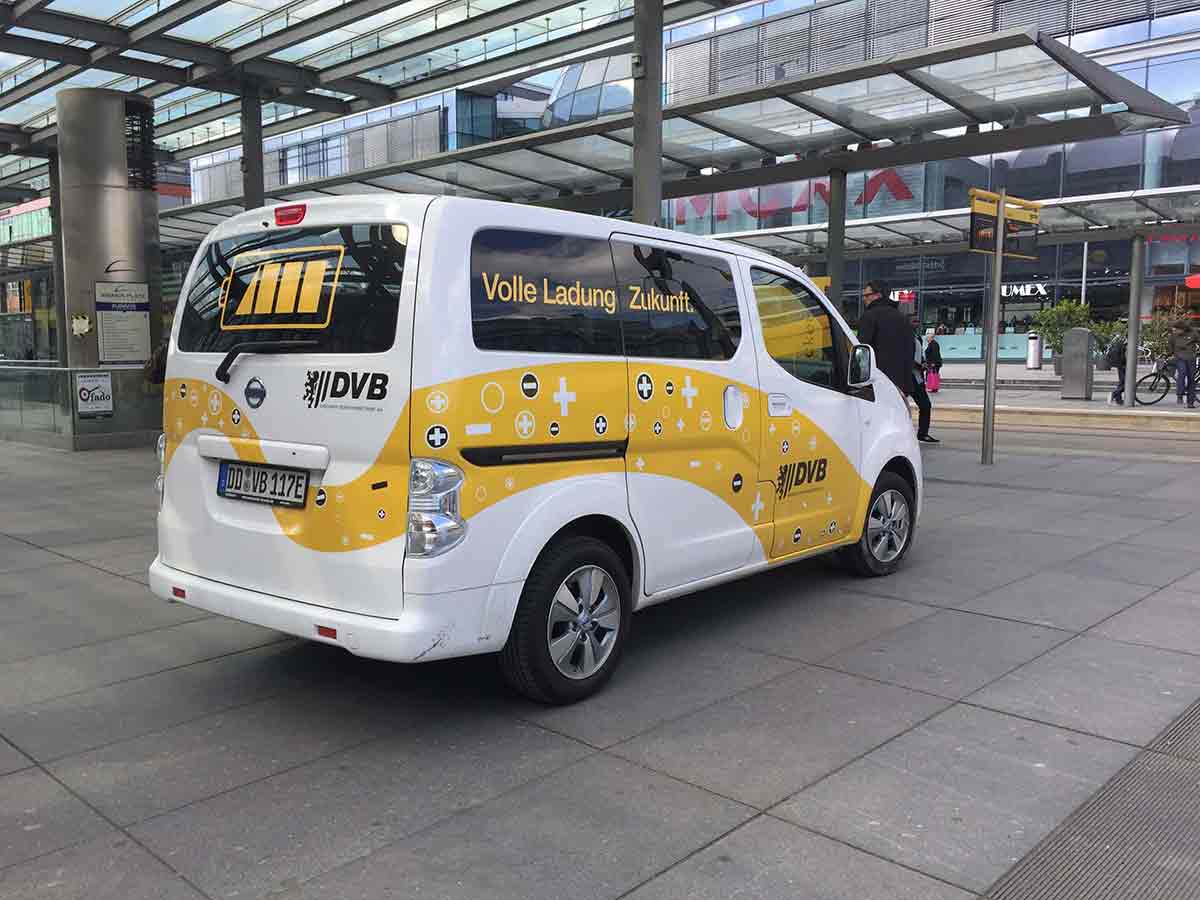 taxiunternehmer-steigt-auf-elektrotaxis-um